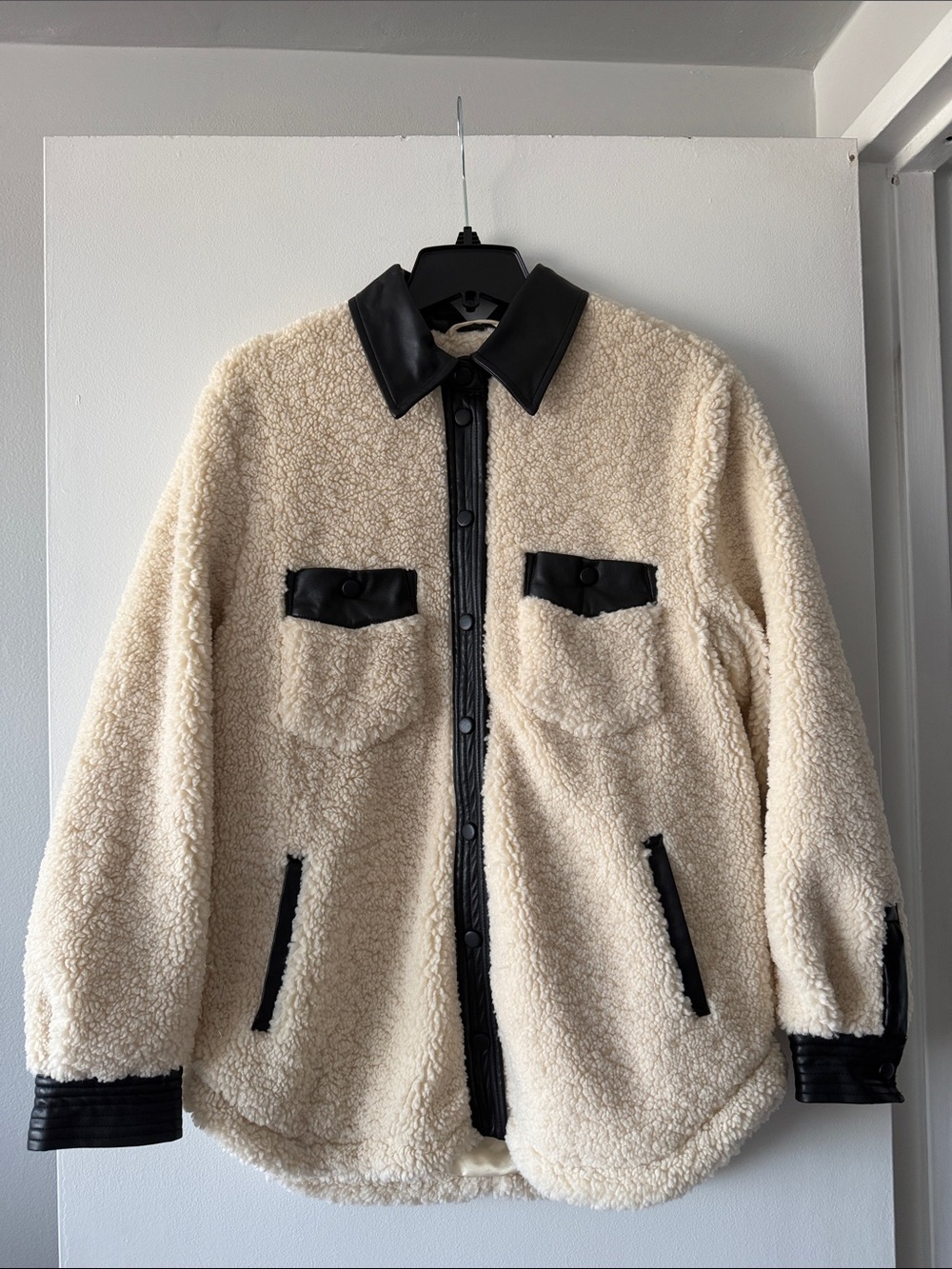 [BLANKNYC] Cream Sherpa Faux Leather Trim Shacket Jacket Coat Ivory Black Large